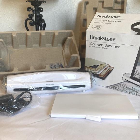BROOKSTONE iCONVERT SCANNER FOR APPLE iPAD AND iPAD 2 TABLETS - Picture 3 of 11